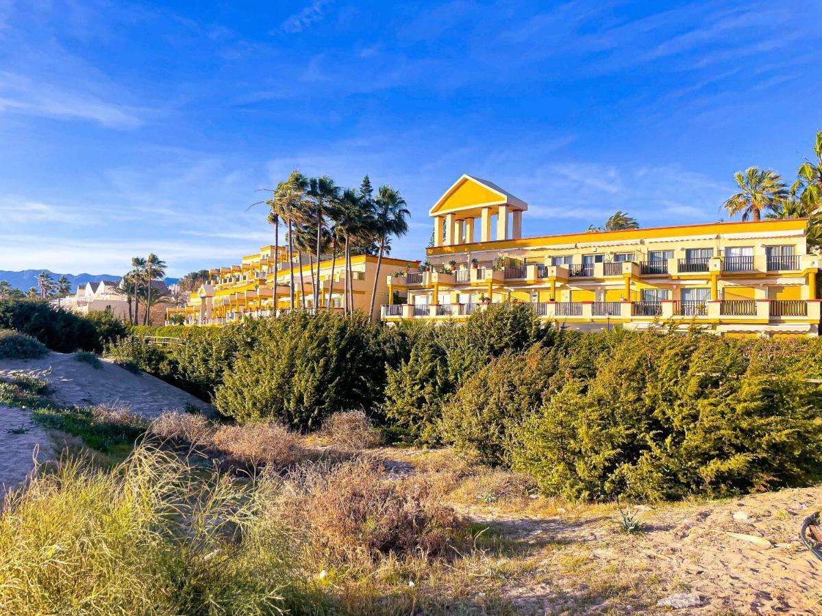 Modern Beach Apartment Romana Playa 723 In Marbella, Elviria Bagian luar foto
