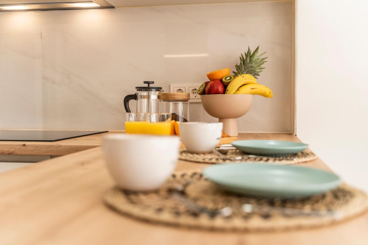 Modern Beach Apartment Romana Playa 723 In Marbella, Elviria Bagian luar foto