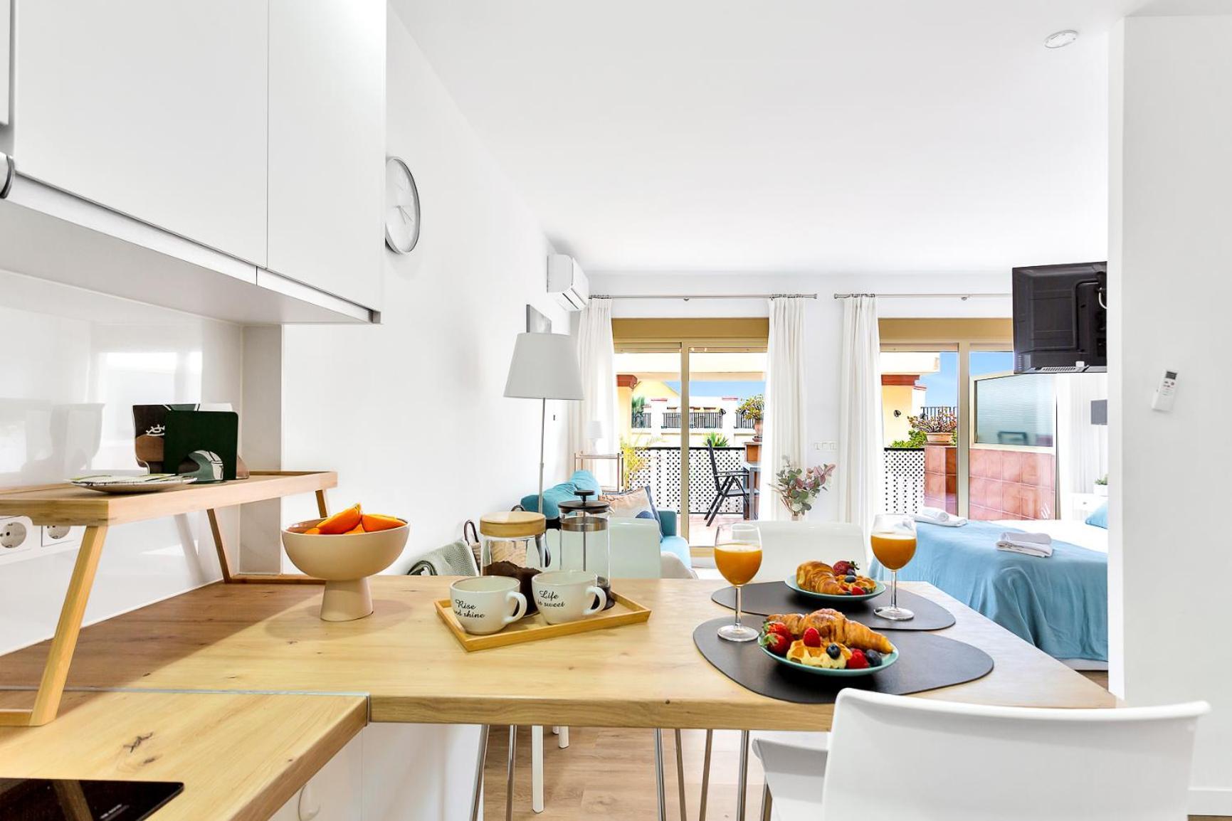 Modern Beach Apartment Romana Playa 723 In Marbella, Elviria Bagian luar foto