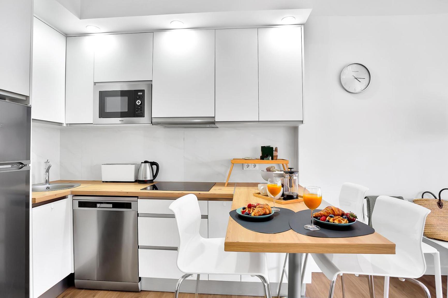 Modern Beach Apartment Romana Playa 723 In Marbella, Elviria Bagian luar foto