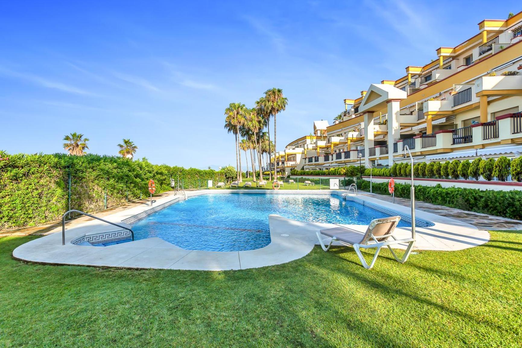 Modern Beach Apartment Romana Playa 723 In Marbella, Elviria Bagian luar foto