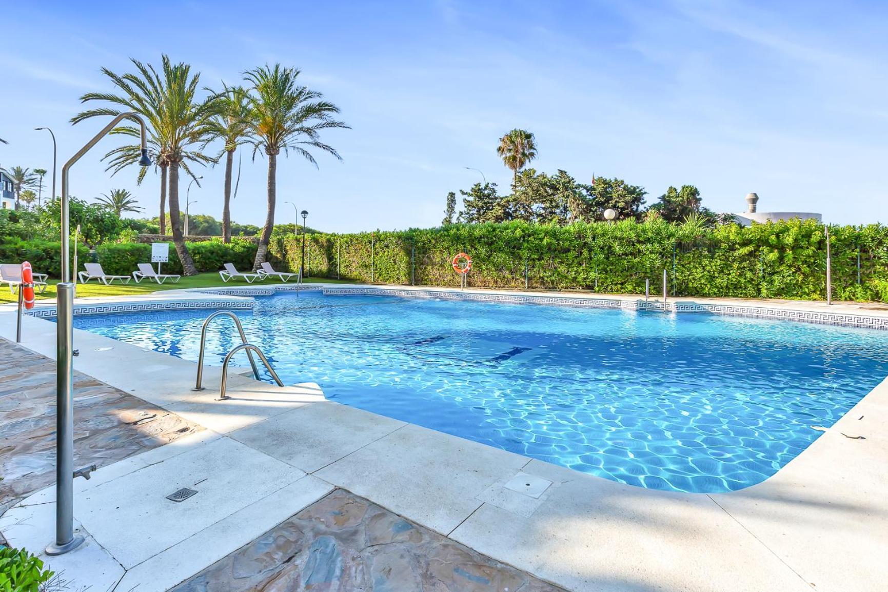 Modern Beach Apartment Romana Playa 723 In Marbella, Elviria Bagian luar foto